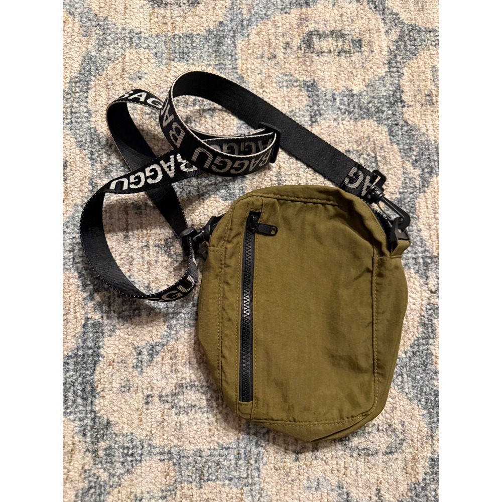Baggu Sport Crossbody in Kelp w/ OG Logo Strap Excellent Condition